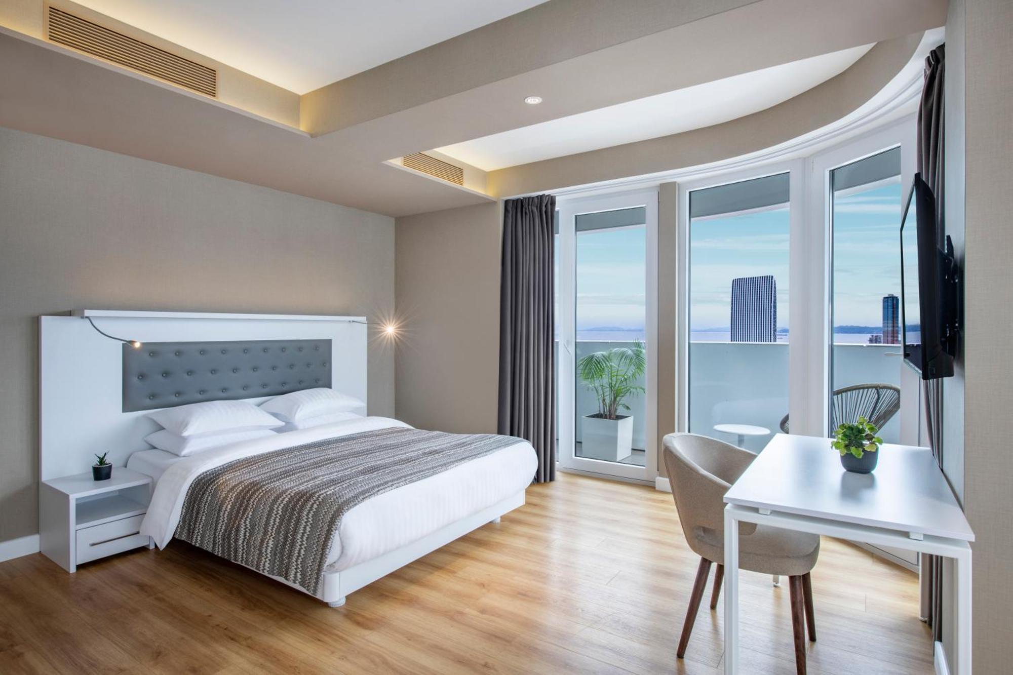 Alliance Palace Batumi Aparthotel Εξωτερικό φωτογραφία